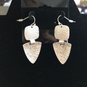 Textured silver tone geometric dangle earrings
